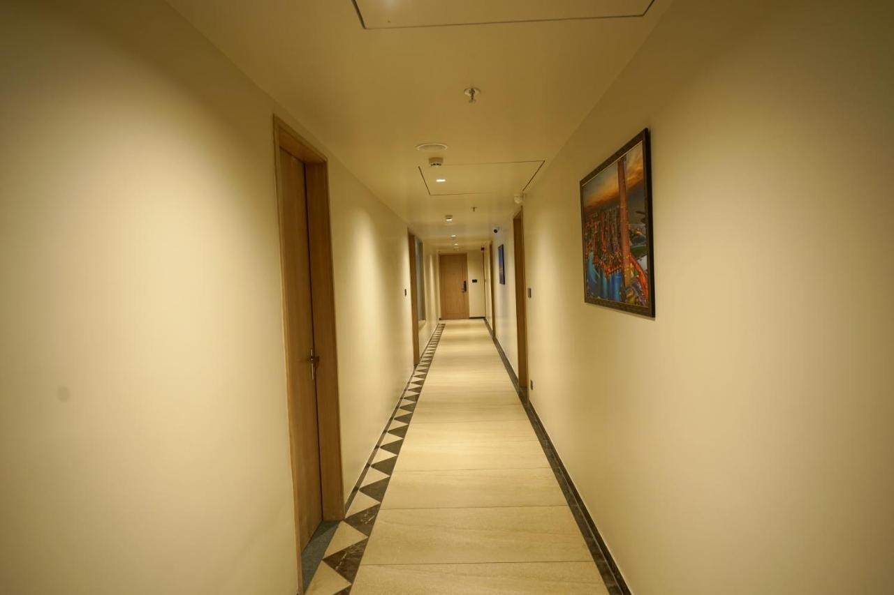 The Galleria Hotel Rajkot Bagian luar foto